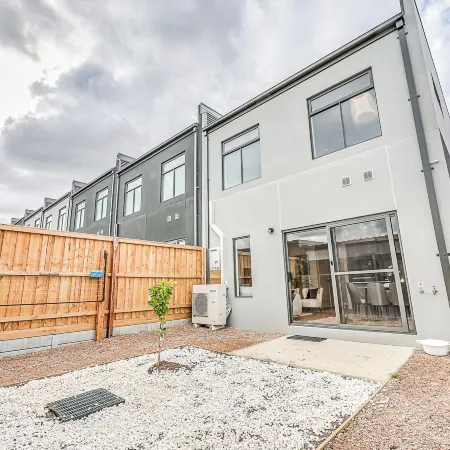 StayAU Fresh Modern 5BR Retreat Netflix in Berwick