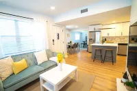 Family-Friendly Oasis Near Top Attractions - Chic & Stylish