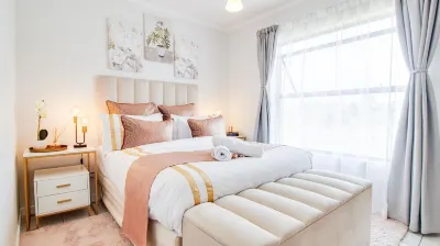 Urban Oasis apartment near O.R Tambo Airport (JNB)  with UPS for loadshedding Hotels near Bokkie Park