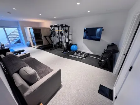 New construction, 4-bedroom house with, fitness room in lovely Bridgehampton Отели рядом с достопримечательностью «Sag Harbor Historical Museum: The Annie Cooper Boyd House»