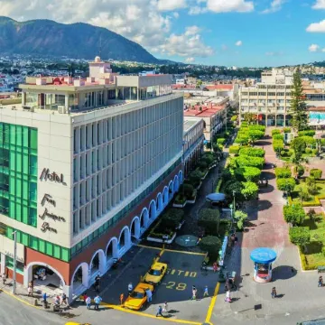 Hotel Fray Junipero Serra