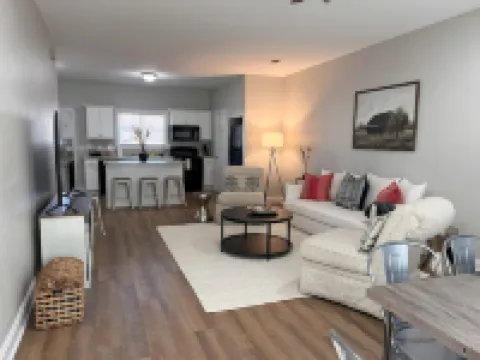 Big a_s House; 4BR 4BA-games,golf,weddings