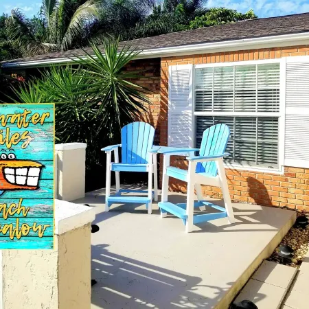 SALTWATER SMILES 3/2-HEATED POOL HOME 5 MILES FROM AMI WITH GAMES AND PING PONG.