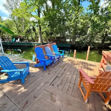 Weeki Wachee Crystal blue Springs river house with Kayaks