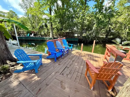 Weeki Wachee Crystal blue Springs river house with Kayaks