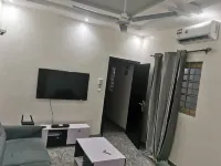 TRÈS BEAU APPARTEMENTS MEUBLÉS À CALAVI CENTRE À BON PRIX au Bénin Các khách sạn ở Abomey Calavi