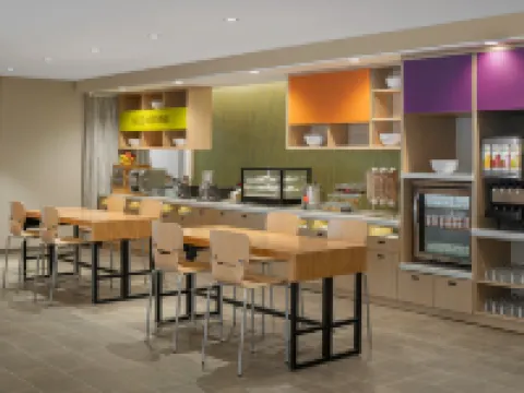 Home2 Suites des Moines at Drake University Hotels in Des Moines