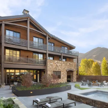 The Rusty Parrot Lodge and Spa