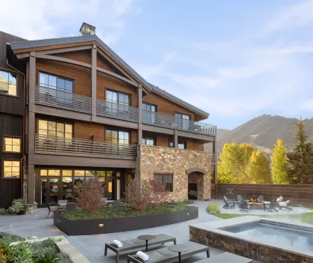 The Rusty Parrot Lodge and Spa