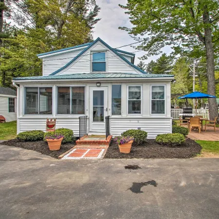 Sebago Lake Cottage w/ Patio + Beach Access!