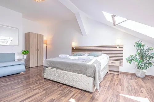 Stylish 3BR Apt With Balcony City Center - Condos