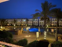 Warm vacation home with Garden Hotels in Attaka