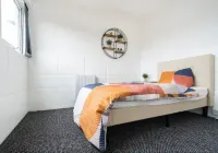 Cheerful 5 Bedroom Spacious House Waveney Croft. FREE WiFi & Netflix Hotel a Smith's Wood