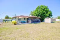 Charming 3-bedroom house in serene Lake Placid with AC, WiFi