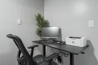 3 Story Building: 6Bed 4Bath, Arcade, Massage Lounge, train 7min, NYC 20min