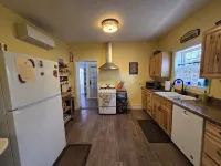 Artsy&Historic 3BR+3BA On site parking! No Stairs!