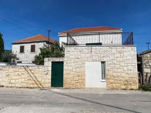 Beautiful place on the beach with gorgeous views, close to the restaurants. Hotels in Vinišće