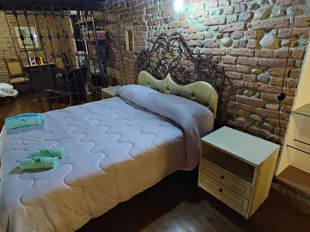 2 Bedroom Cottage in Cormano