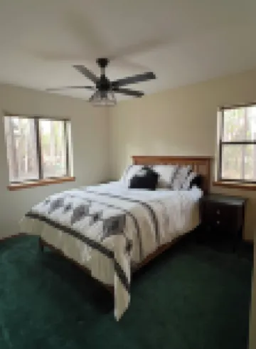 Cute and Cozy 3 Bedroom Cabin in a Peaceful Pinetop Cul-De-Sac