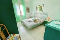 Villa Luigi - Villa with Large Terrace and Barbecue for Families and Groups