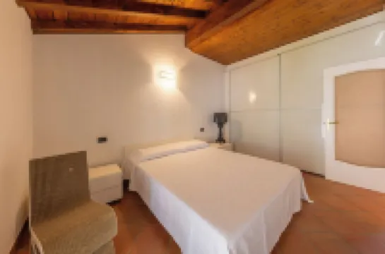 Bright penthouse on Lake Como with breathtaking view.