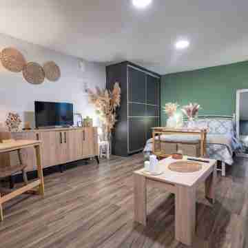 Boho Nest in Glyfada by ΜΡS Rooms