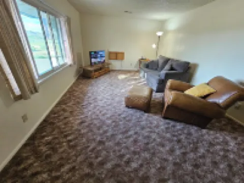 Cozy apartment on the western slope. Pet friendly.