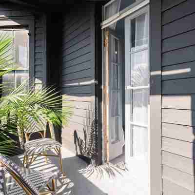 Savannah Stay with Style 3BR, Walk to Everything! Others