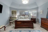 4-Bedroom, Game Room, BBQ Grill, and Pool Hotels in Bixby