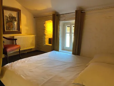 Historic Holiday Home 'beim Mulles' in old Town Vianden Hotels in 