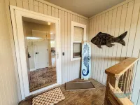 Quiet Island Getaway for 8