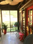 Romantic cabin on horse farm just 6 miles away from historic downtown Dahlonega,