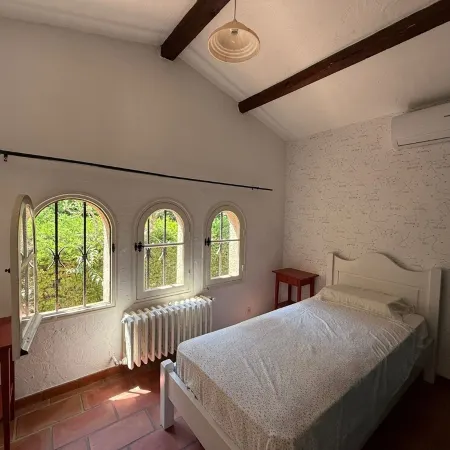 Provencal villa for 10 people with swimming pool and garden in Grasse