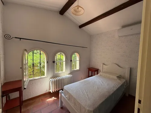 Provencal villa for 10 people with swimming pool and garden in Grasse