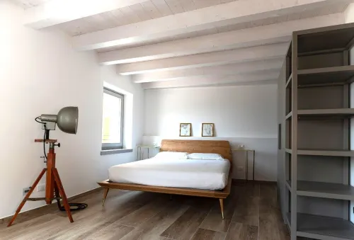 Historic lakefront residence elegantly furnished