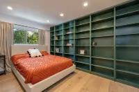 Remodeled Oasis Retreat w/Pool & Jacuzzi.