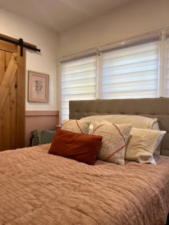 Charming 1-bedroom house with WiFi and AC in Pomona