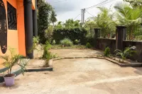 "Mervey & Jayden Garden: Villa and Apartments