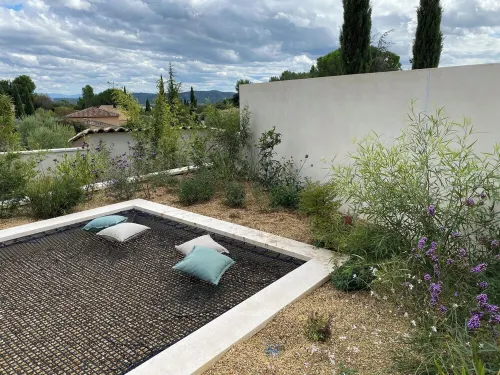 Villa between Avignon and Nîmes with heated outdoor pool on request.