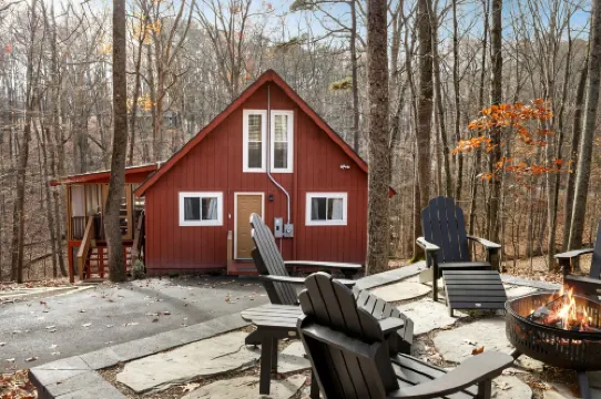 Cozy Cabin in the Heart of West Virginia, near Shenandoah National Park, with WiFi and a Fire Pit