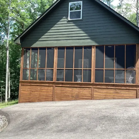 Brand new beautiful, quiet, and spacious 3-bedroom house next to Pickwick Lake