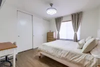 Cypress-Charming 3-bedroom home with AC, WiFi & Pool, close to Disney & Beaches