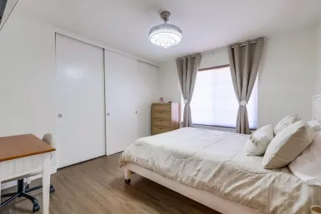 Cypress-Charming 3-bedroom home with AC, WiFi & Pool, close to Disney & Beaches