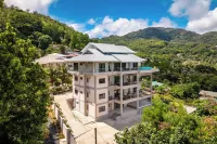 Aran Apartments - Enfys: Modern, spacious apartment at Au Cap. Hotels in Au Cap