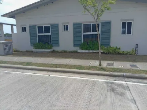 Relaxing and Charming 3-bedroom resort with AC, WiFi in vibrant Panamá 鄰近美洲大橋的酒店