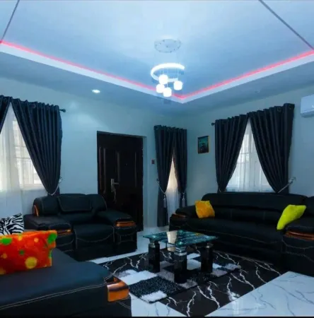 D'EXQUISITE APARTMENTS newly built in January 2024 with state of art amenities. Отели рядом с Аэропорт Ибадан