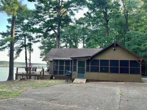 Round Rock Cabin-Rustic Charm for Family Gatherings
