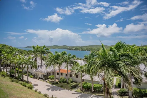 Lovely One Bedroom Apartment at Nonsuch bay Hotels in Willikies