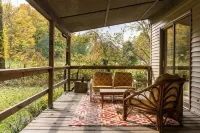 Triple Creek 3 bedroom Cabin near Mohican Park, Malabar Farms & Snow Trails