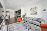 Luxury 1BR with pool, jacuzzi, free parking